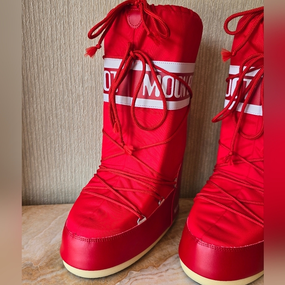 Moon Boot Icon Snow Boots - Red Moon Boot - Picture 13 of 15